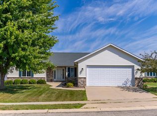 2757 Bandel Dr NW, Rochester, MN 55901