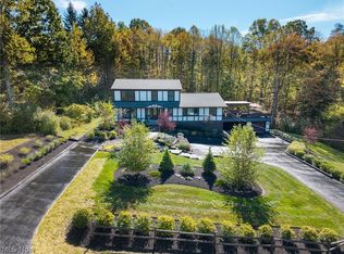 7059 Deepwood Dr, Chagrin Falls, OH 44022