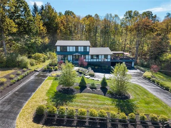 7059 Deepwood Dr, Chagrin Falls, OH 44022