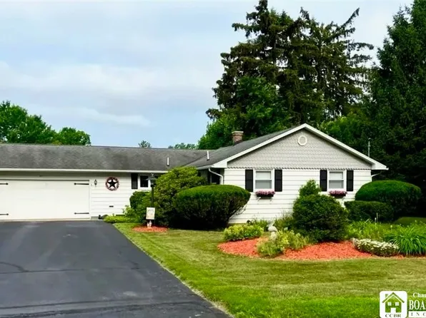 10 Brook St, Lakewood, NY 14750