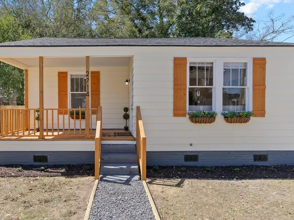 2714 W Surrey Dr, North Charleston, SC 29405