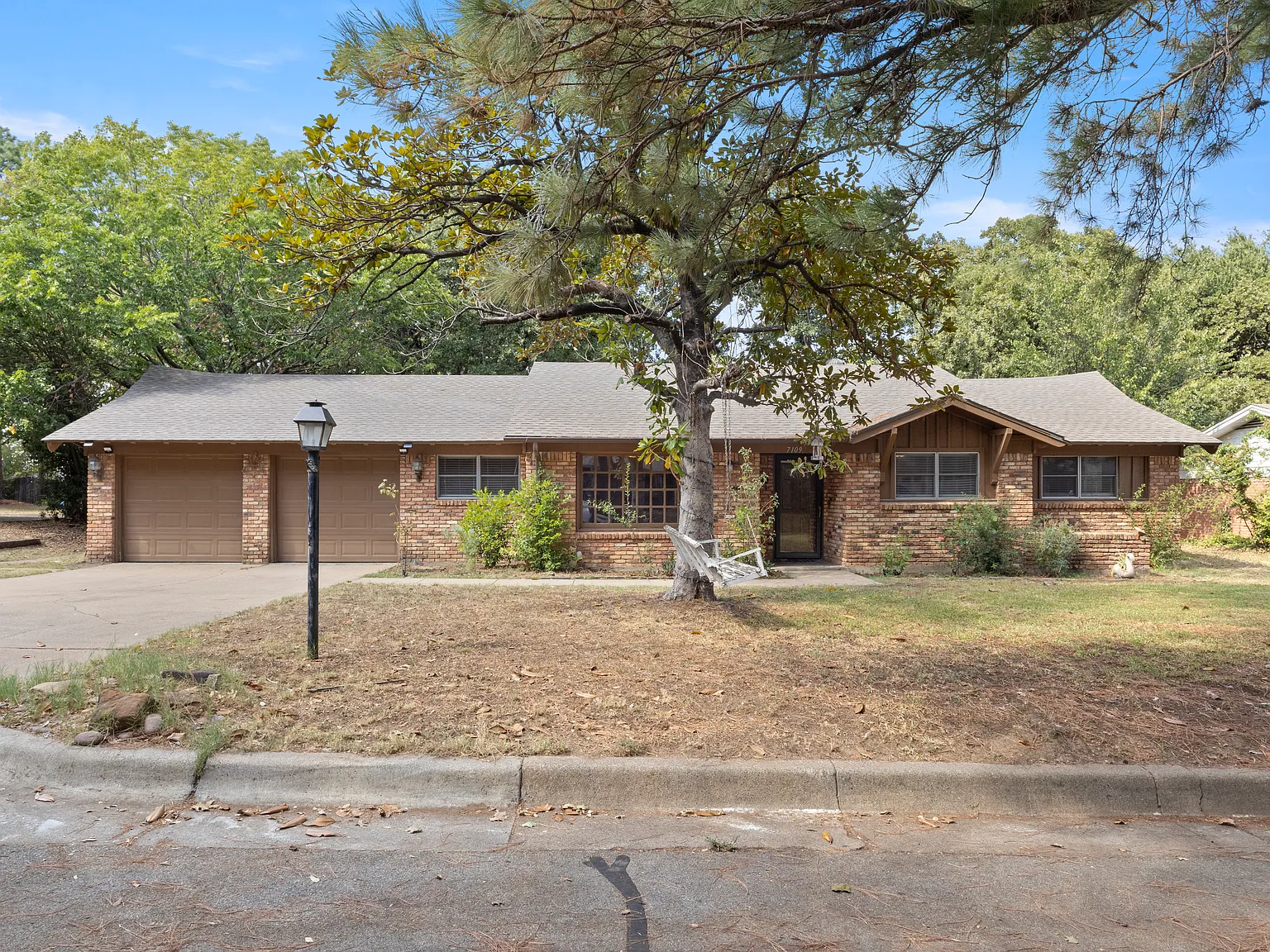 3 bed, 1842 sqft, $2,200 — Photo 2
