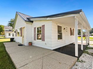 902 N 7th St, Goshen, IN 46528