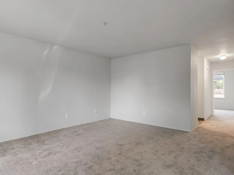 Violet Meadows Apartments — Photo 12