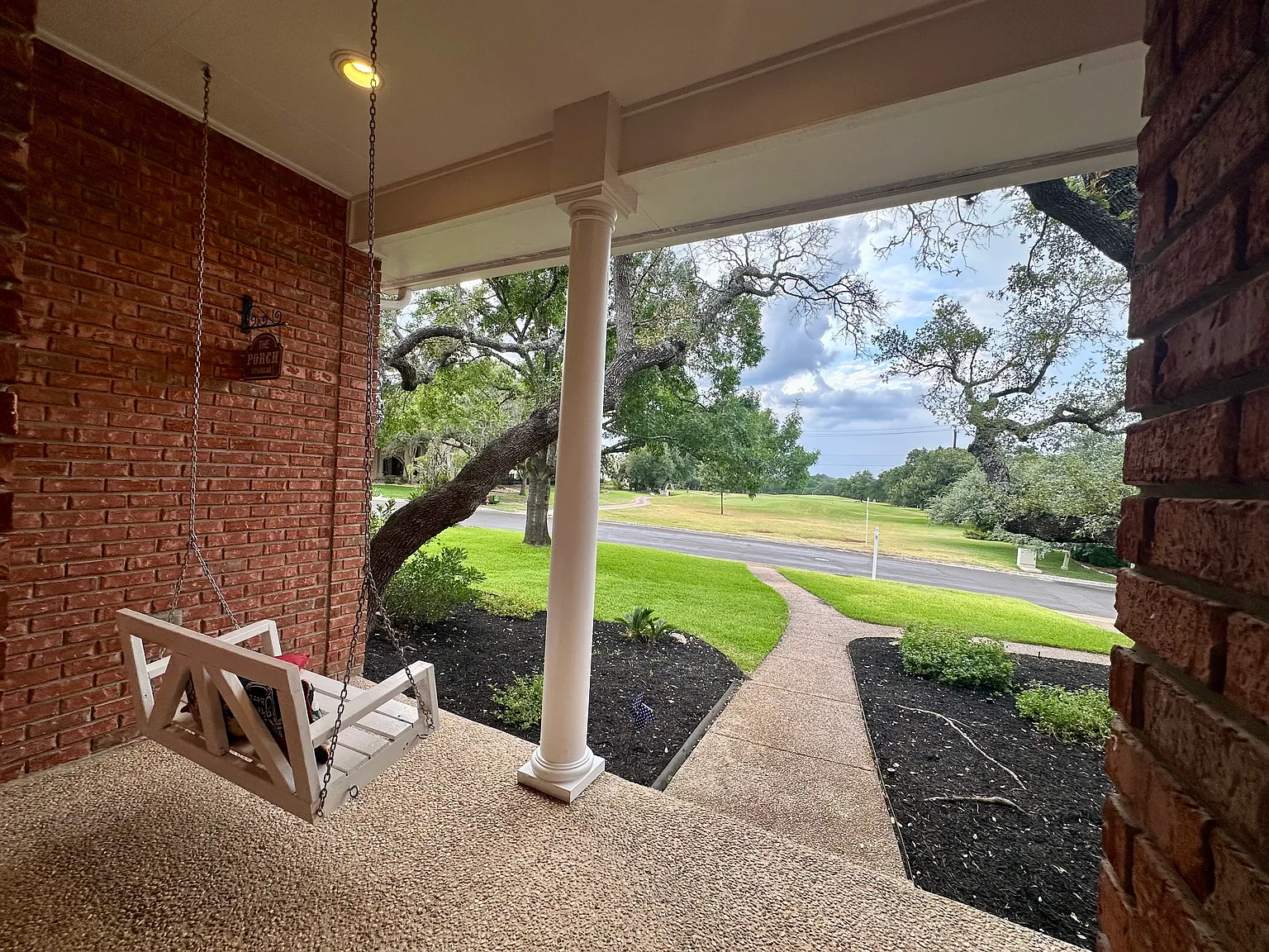 4 bed, 2876 sqft, $4,000 — Photo 4