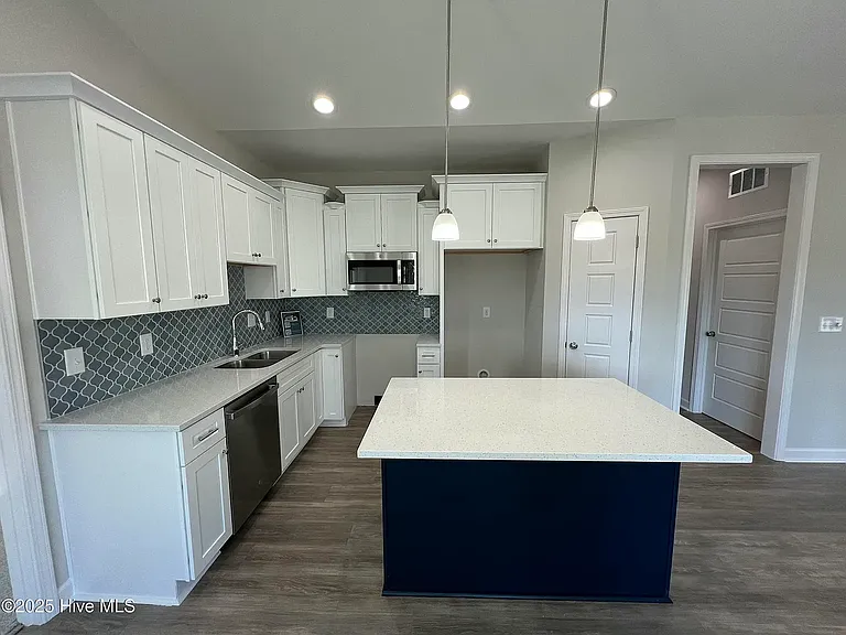403 Creeks Edge Dr — Photo 5