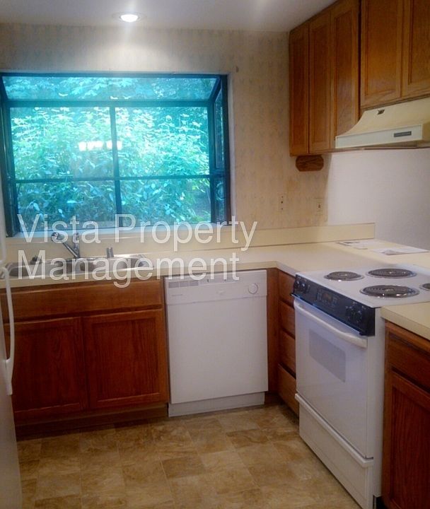 1st image of 10202 149th St E Ste 101