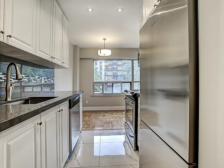 118 Tyndall Ave — Photo 31