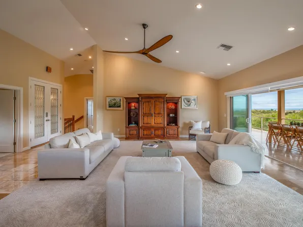 135 Keoneloa St, Wailuku, HI 96793