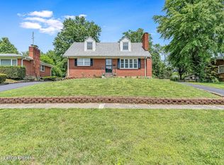 305 Caroldale Ln, Woodland Hills, KY 40243