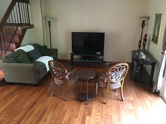 3rd image of 380 E Forest Knoll Dr