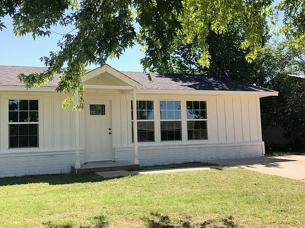 313 Dakota Dr, Pond Creek, OK 73766