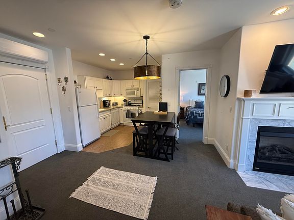 3rd image of 250 S Pine St #303