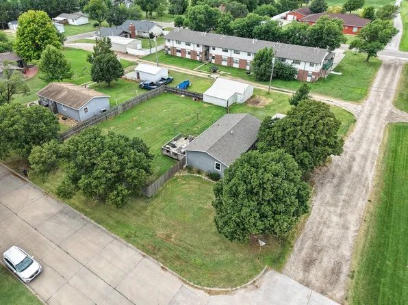 1201 W 6th St, Beloit, KS 67420