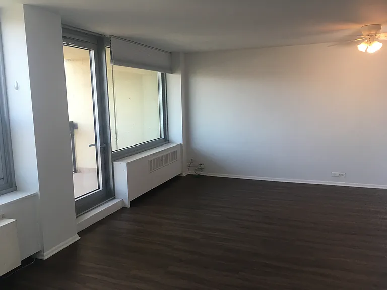 1255 N Sandburg Ter #2108 — Photo 2