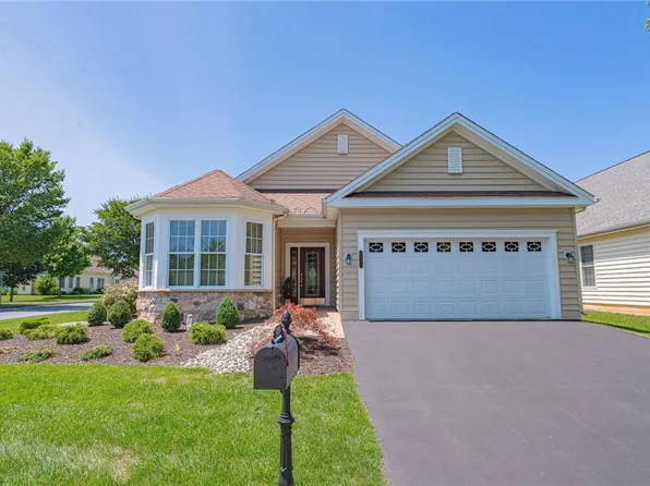 6525 Betsy Ross Cir, Bethlehem, PA 18017