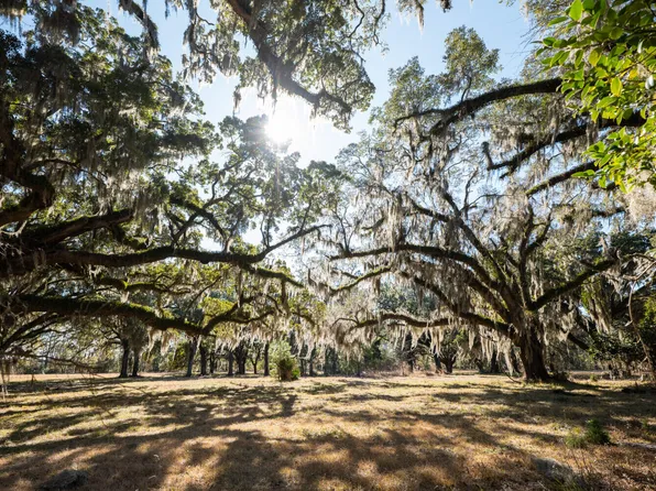 2 Maurice Ct, Georgetown, SC 29440