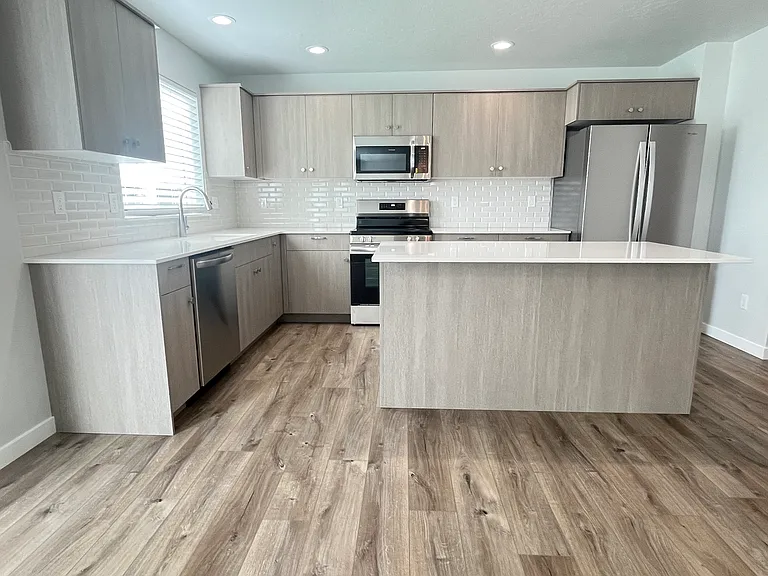 6285 W Karpathos St — Photo 22