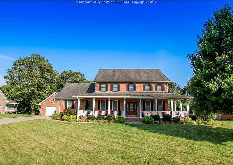 1st image of 3 Elizabeth Dr