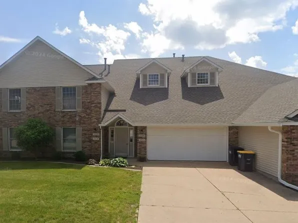 2319 Willowbrooke Ln, Iowa City, IA 52246