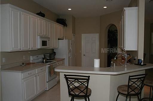 4th image of 787 Lakeworth Cir