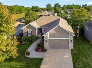 809 NW Poplar Ct, Grain Valley, MO 64029