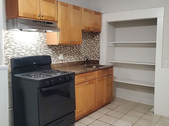 2nd image of 182 Walnut Ave #2