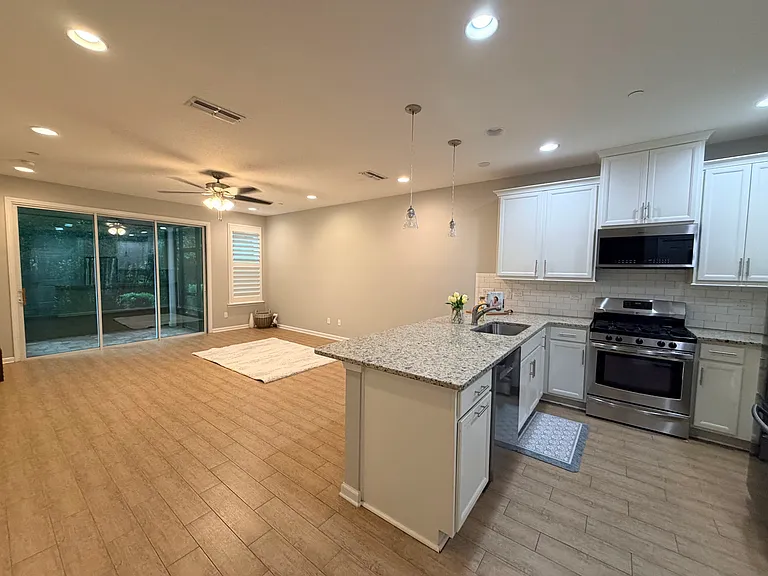 24 Pindo Palm Dr — Photo 15