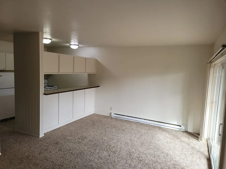 339-Walnut Hill Apartments