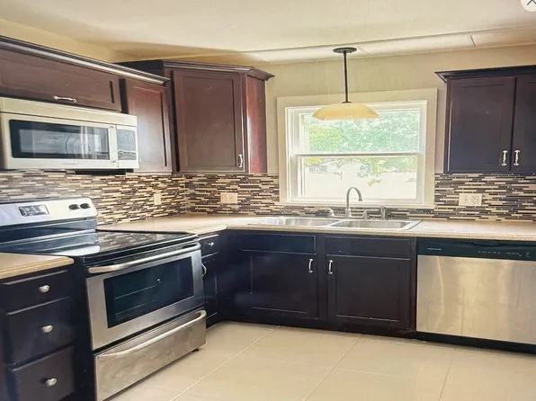 305 S Russell St, Portland, TN 37148