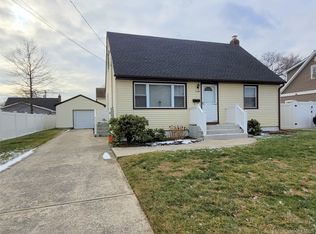 2106 5th Street, East Meadow, NY 11554