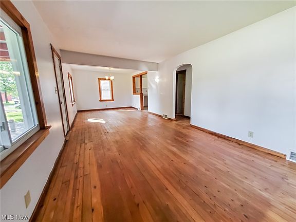 4th image of 2227 N Glenwood Ave