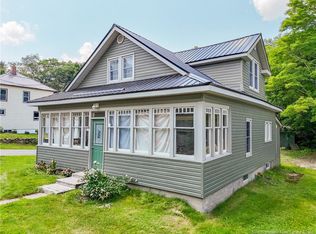 61 Saunders Rd, McAdam, NB E6J1L4