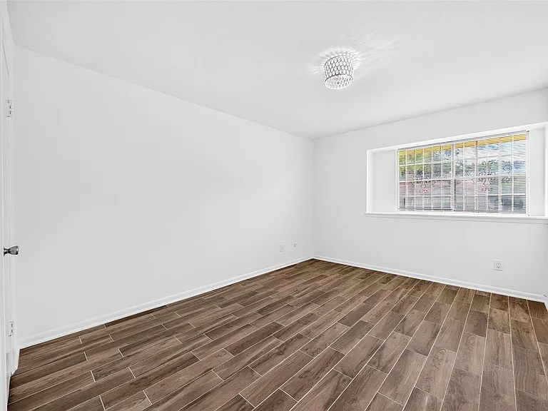 11239 Carvel Ln — Photo 28