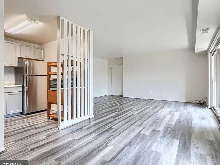14 Mountbatten Ct — Photo 10