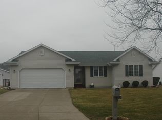 2225 Parkmeadow Dr, Beloit, WI 53511