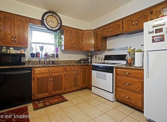 2nd image of 8040 N Ozanam Ave