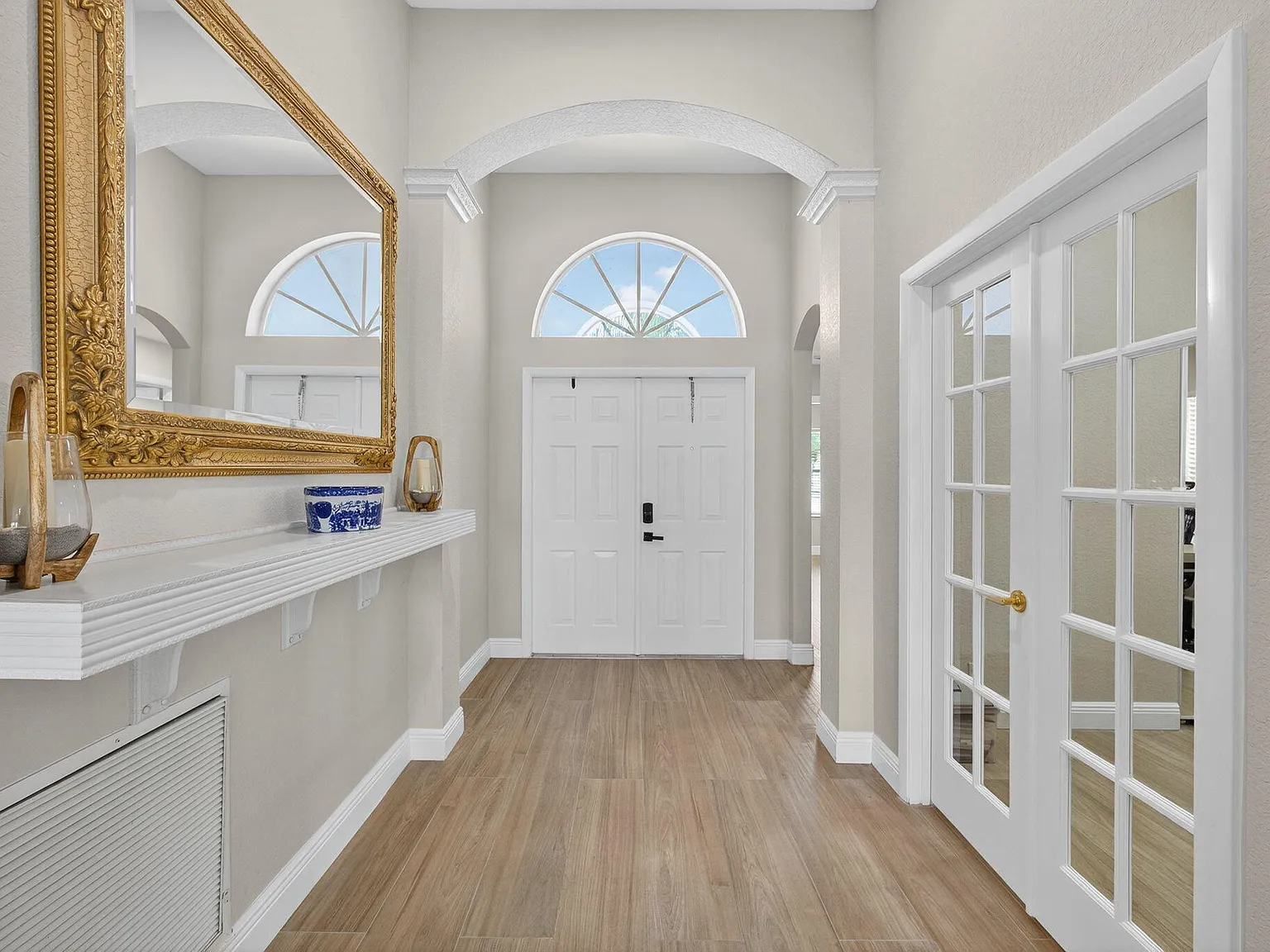 3 bed, 2.0 bath, 1943 sqft, $5,000 — Photo 2
