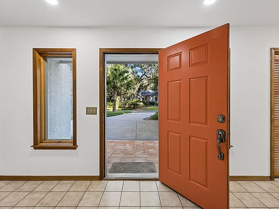 5th image of 18 Laurel Oak Rd