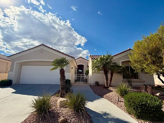3 bed, 1900 sqft, $3,200 — Photo 1