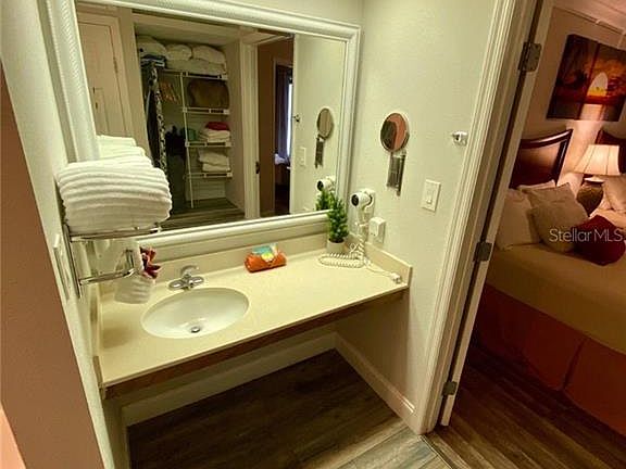 5th image of 3100 Parkway Blvd #719
