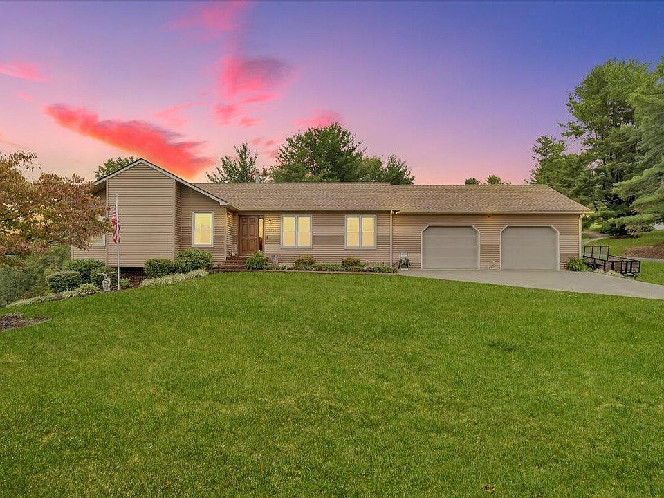 1st image of 7704 Creek Cir