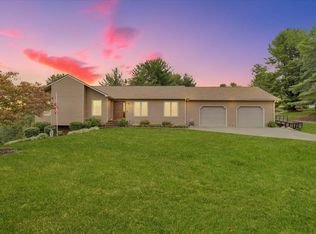 7704 Creek Cir, Roanoke, VA 24018
