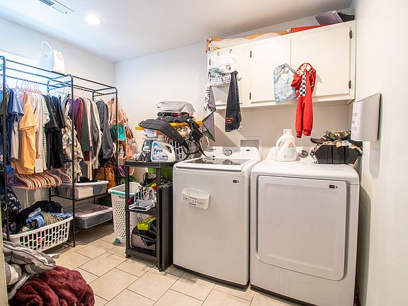 5th image of 3021 W Olive Street