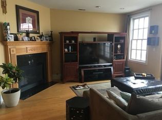 3452 N Clark St APT 2, Chicago, IL 60657