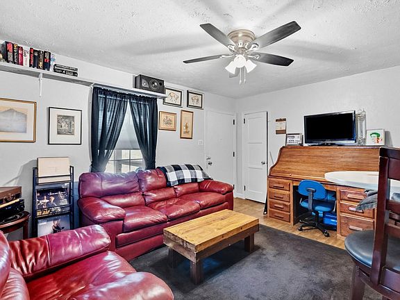 4th image of 1110 Brandon Rd