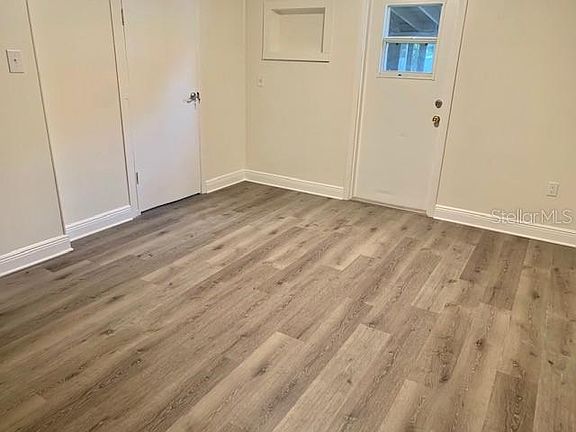 5th image of 5918 N Packwood Ave