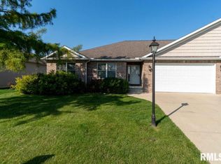 210 Cypress Point, Washington, IL 61571