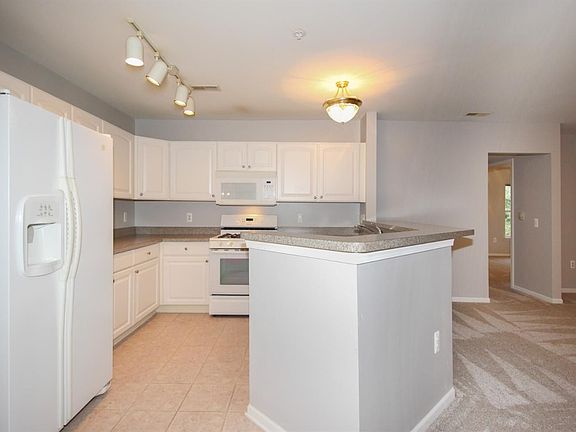 2nd image of 1228 Joyce Ln