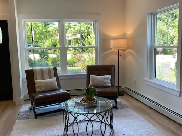 65 Middle Rd, Falmouth, ME 04105